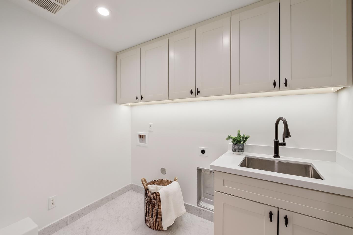 Detail Gallery Image 41 of 68 For 15269 Bohlman Rd, Saratoga,  CA 95070 - 4 Beds | 4/2 Baths