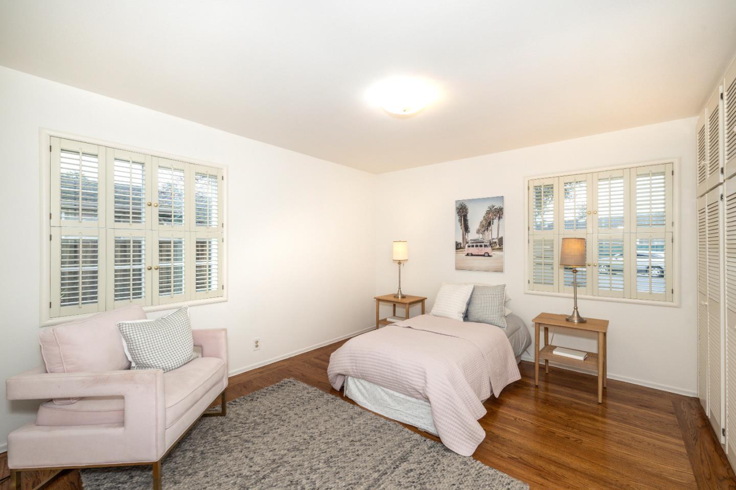 Detail Gallery Image 20 of 34 For 4107 Mackay Dr, Palo Alto,  CA 94306 - 2 Beds | 3 Baths