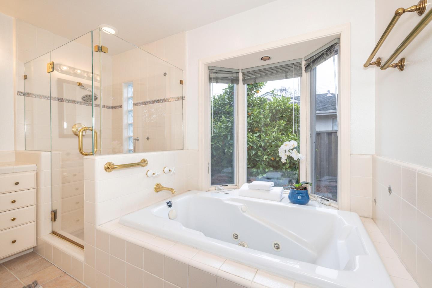 Detail Gallery Image 22 of 34 For 4107 Mackay Dr, Palo Alto,  CA 94306 - 2 Beds | 3 Baths