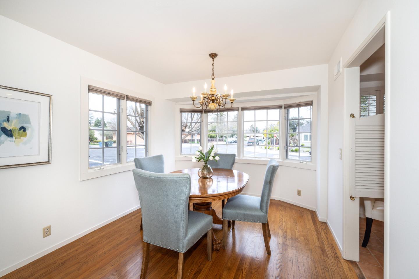 Detail Gallery Image 6 of 34 For 4107 Mackay Dr, Palo Alto,  CA 94306 - 2 Beds | 3 Baths