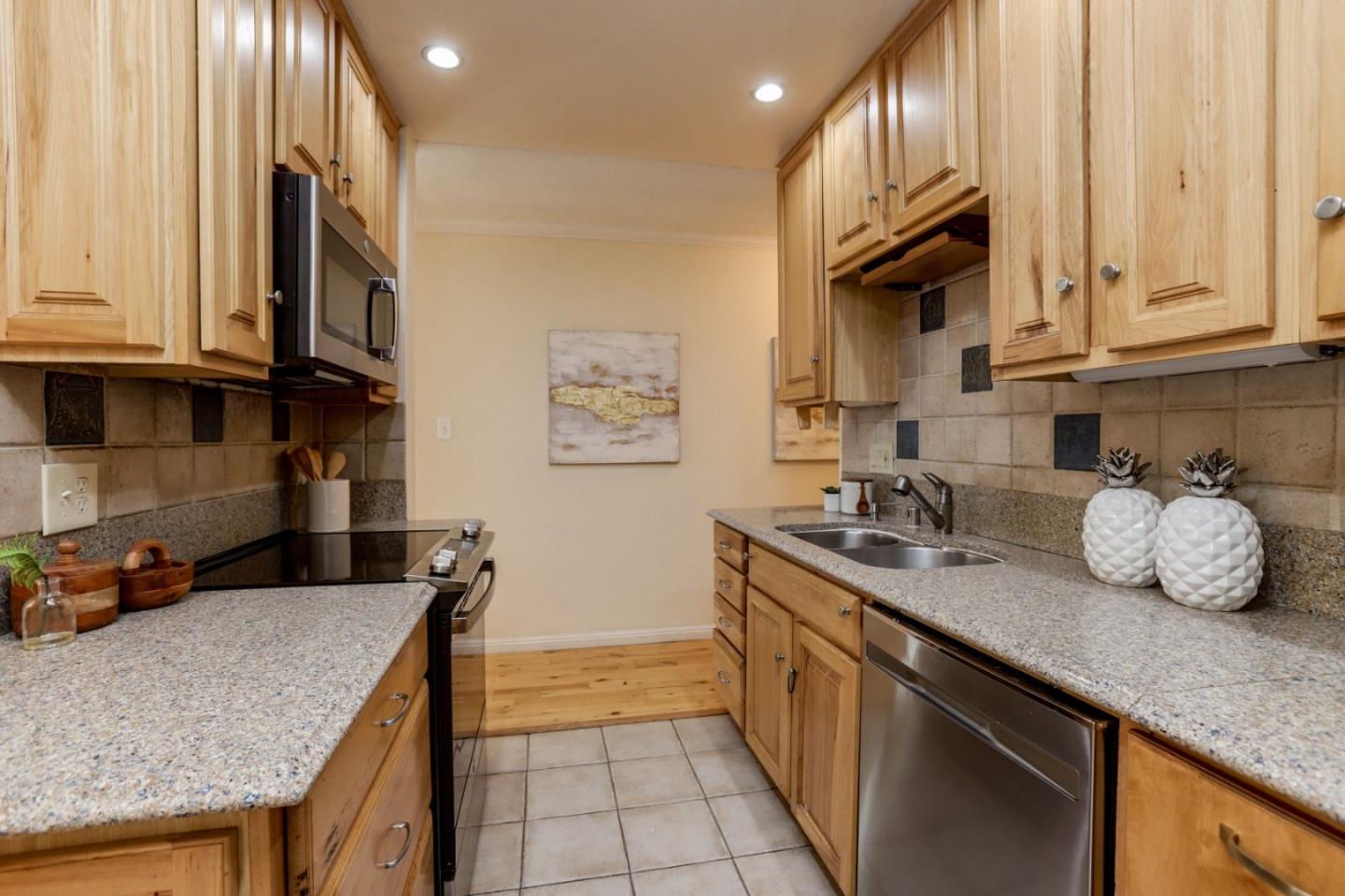 Photo #11: ML82036382 Listing: Photo #11