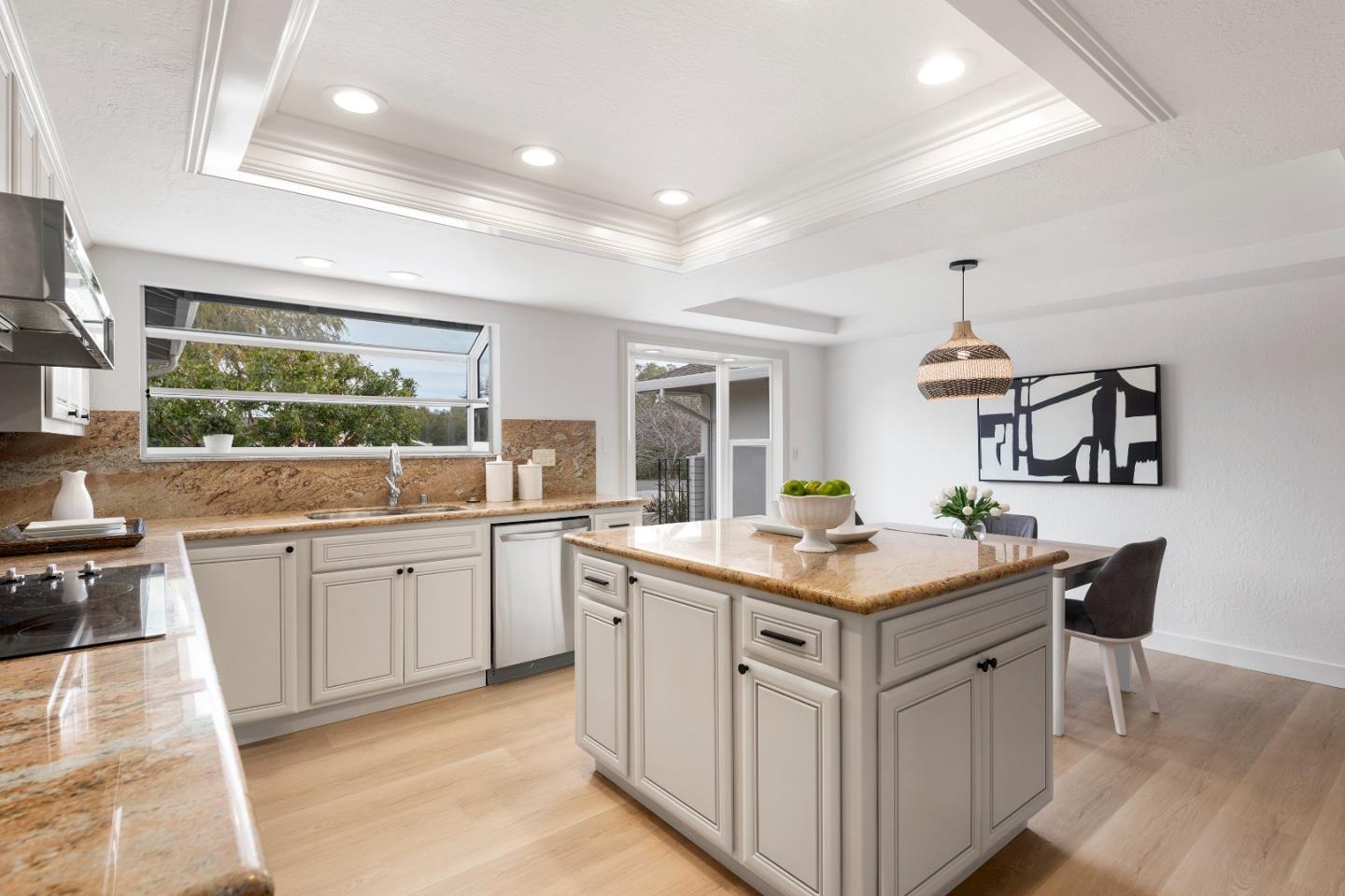 Detail Gallery Image 6 of 28 For 894 Lockhaven Dr, Los Altos,  CA 94024 - 4 Beds | 2/1 Baths