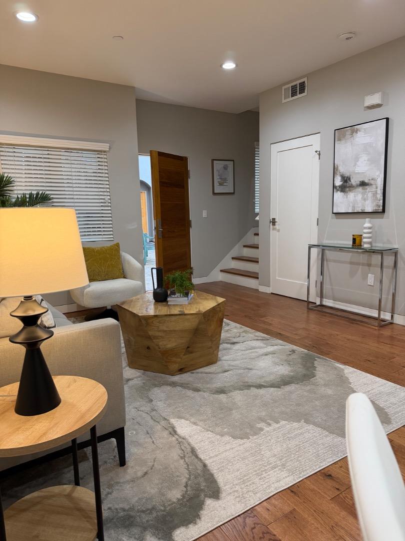 Detail Gallery Image 2 of 10 For 2139 Carlmont Dr, Belmont,  CA 94002 - 2 Beds | 2/1 Baths