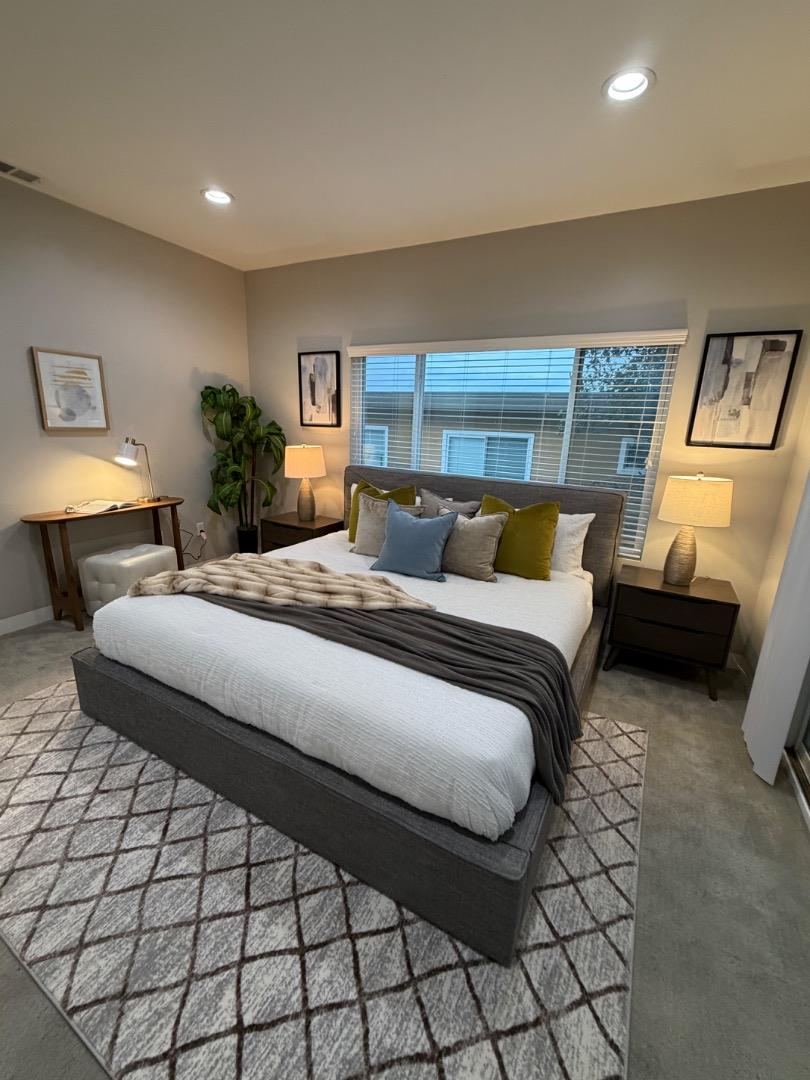 Detail Gallery Image 6 of 10 For 2139 Carlmont Dr, Belmont,  CA 94002 - 2 Beds | 2/1 Baths