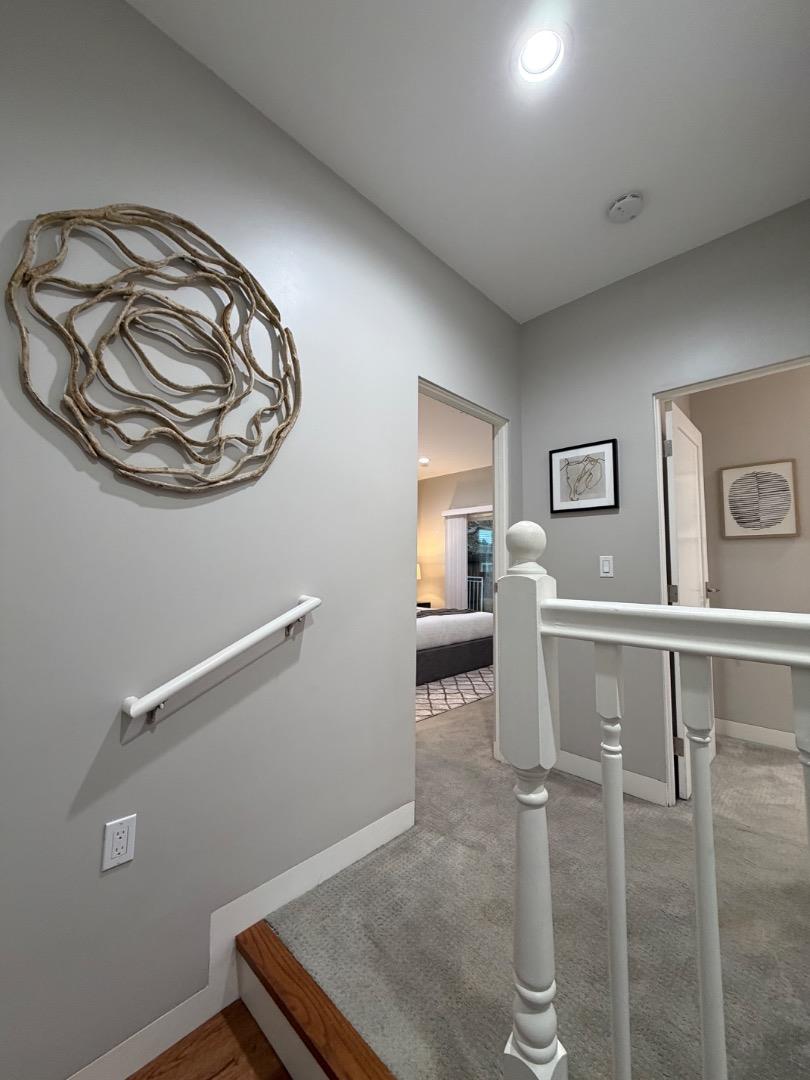 Detail Gallery Image 7 of 10 For 2139 Carlmont Dr, Belmont,  CA 94002 - 2 Beds | 2/1 Baths