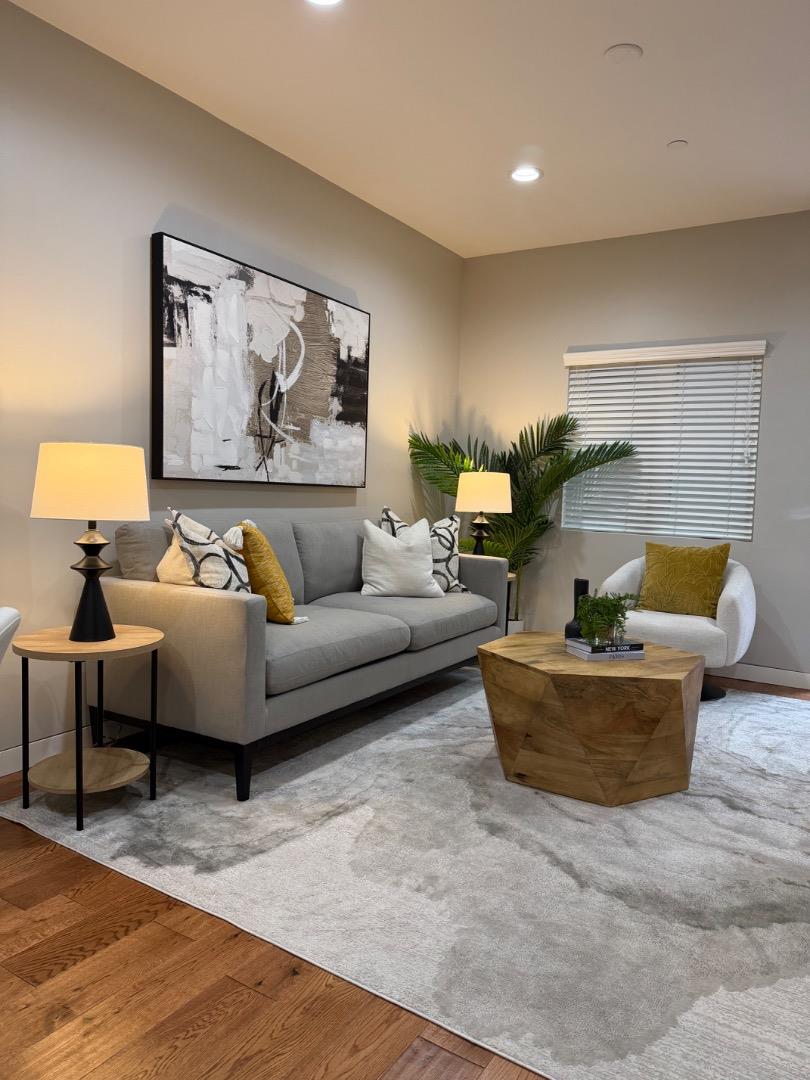 Detail Gallery Image 9 of 10 For 2139 Carlmont Dr, Belmont,  CA 94002 - 2 Beds | 2/1 Baths