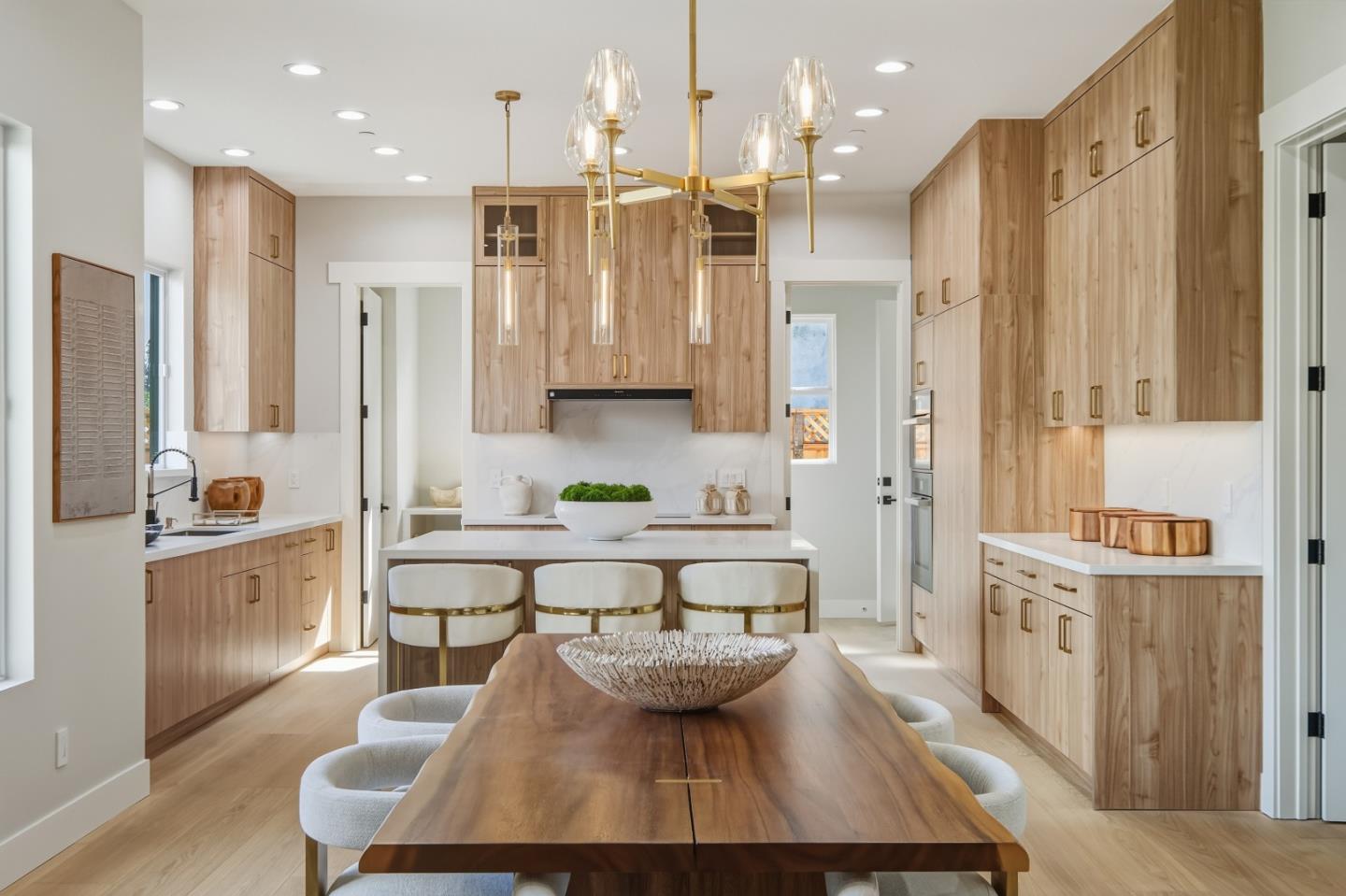 Detail Gallery Image 8 of 40 For 3371 Beaumont Sq, Mountain View,  CA 94040 - 6 Beds | 6/1 Baths