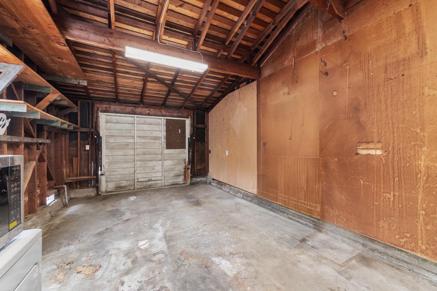 Detail Gallery Image 19 of 26 For 11 Tulip Ln, Palo Alto,  CA 94303 - 3 Beds | 1 Baths