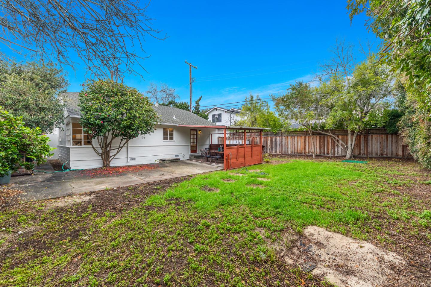 Detail Gallery Image 24 of 26 For 11 Tulip Ln, Palo Alto,  CA 94303 - 3 Beds | 1 Baths