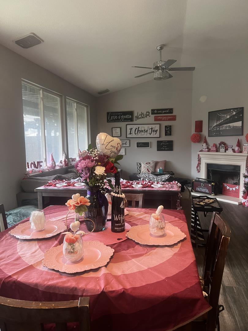 Detail Gallery Image 6 of 9 For 1976 Reading Way, Manteca,  CA 95337 - 3 Beds | 2 Baths