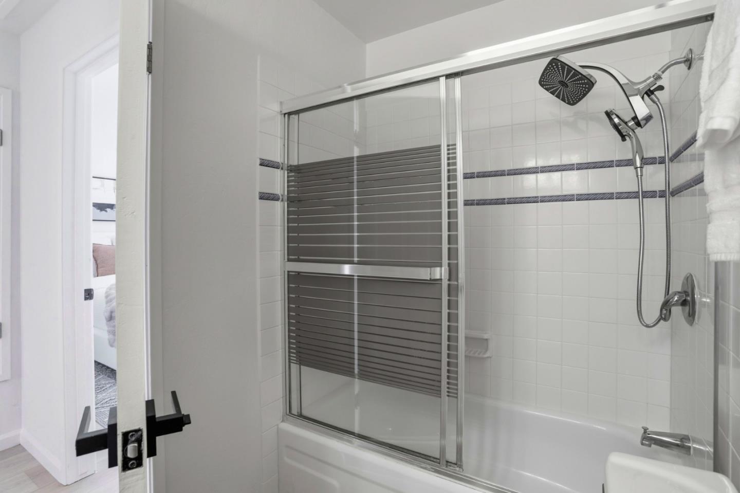 Detail Gallery Image 22 of 38 For 1636 Brookvale Dr, San Jose,  CA 95129 - 2 Beds | 1/1 Baths