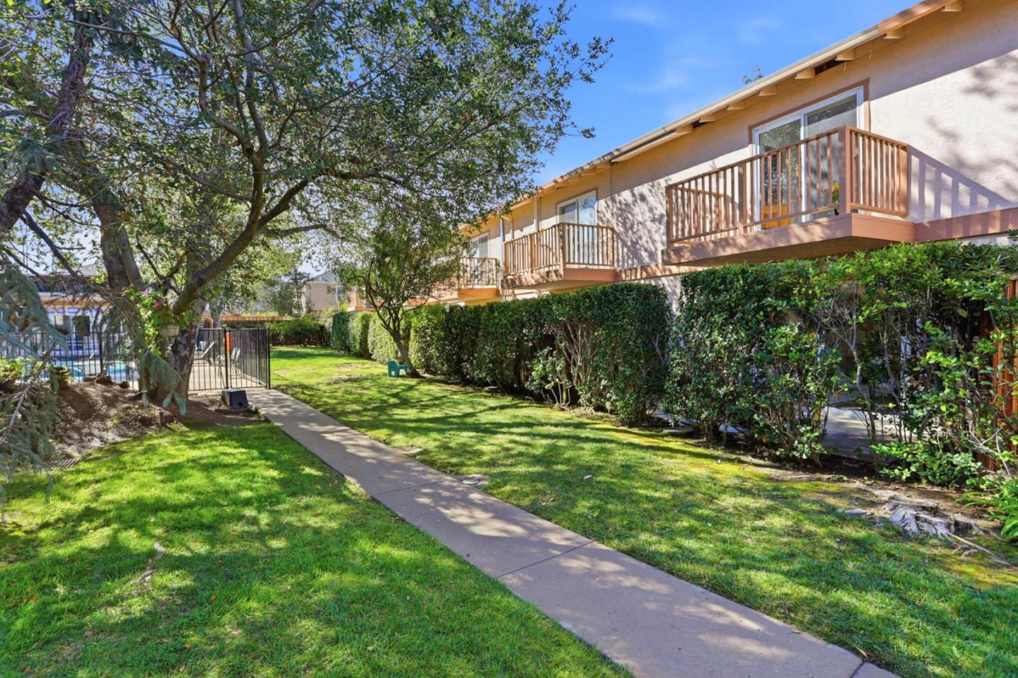 Detail Gallery Image 31 of 38 For 1636 Brookvale Dr, San Jose,  CA 95129 - 2 Beds | 1/1 Baths