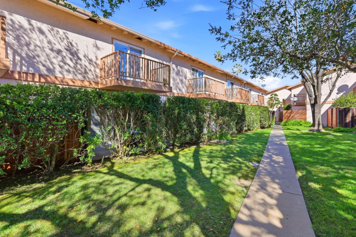 Detail Gallery Image 33 of 38 For 1636 Brookvale Dr, San Jose,  CA 95129 - 2 Beds | 1/1 Baths