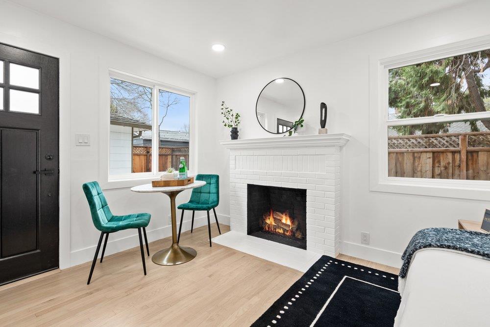 Detail Gallery Image 19 of 41 For 576 Green Manor Ct, Palo Alto,  CA 94301 - 3 Beds | 1 Baths