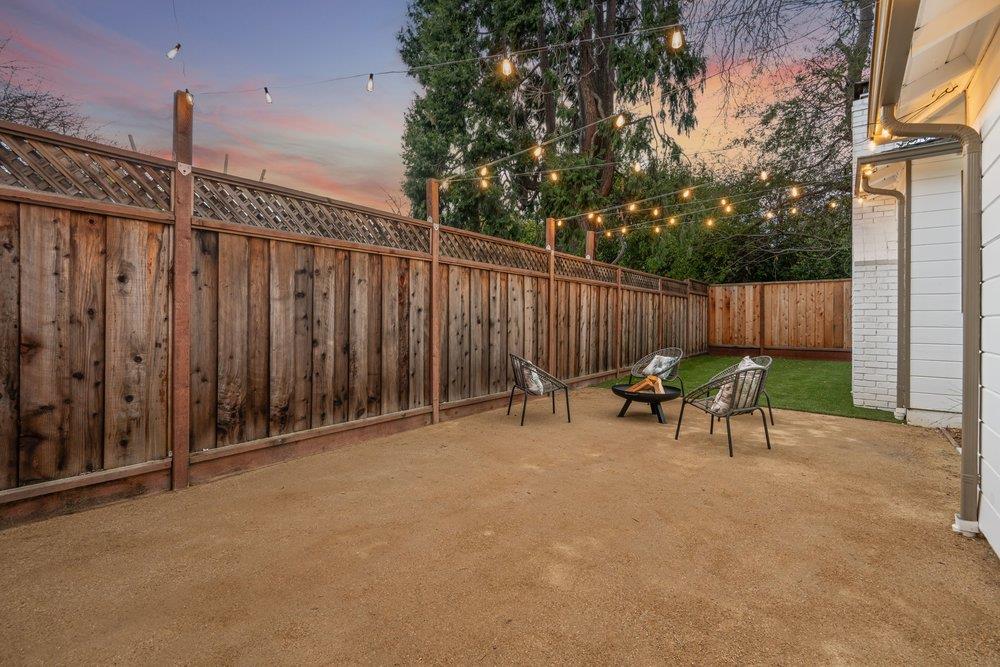 Detail Gallery Image 28 of 41 For 576 Green Manor Ct, Palo Alto,  CA 94301 - 3 Beds | 1 Baths