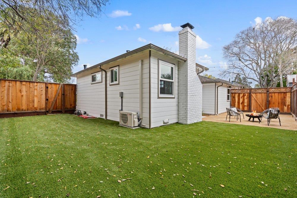 Detail Gallery Image 32 of 41 For 576 Green Manor Ct, Palo Alto,  CA 94301 - 3 Beds | 1 Baths