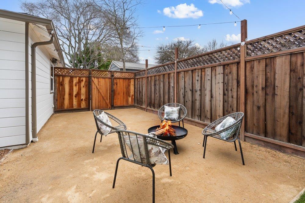 Detail Gallery Image 34 of 41 For 576 Green Manor Ct, Palo Alto,  CA 94301 - 3 Beds | 1 Baths