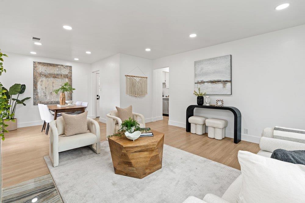 Detail Gallery Image 6 of 41 For 576 Green Manor Ct, Palo Alto,  CA 94301 - 3 Beds | 1 Baths