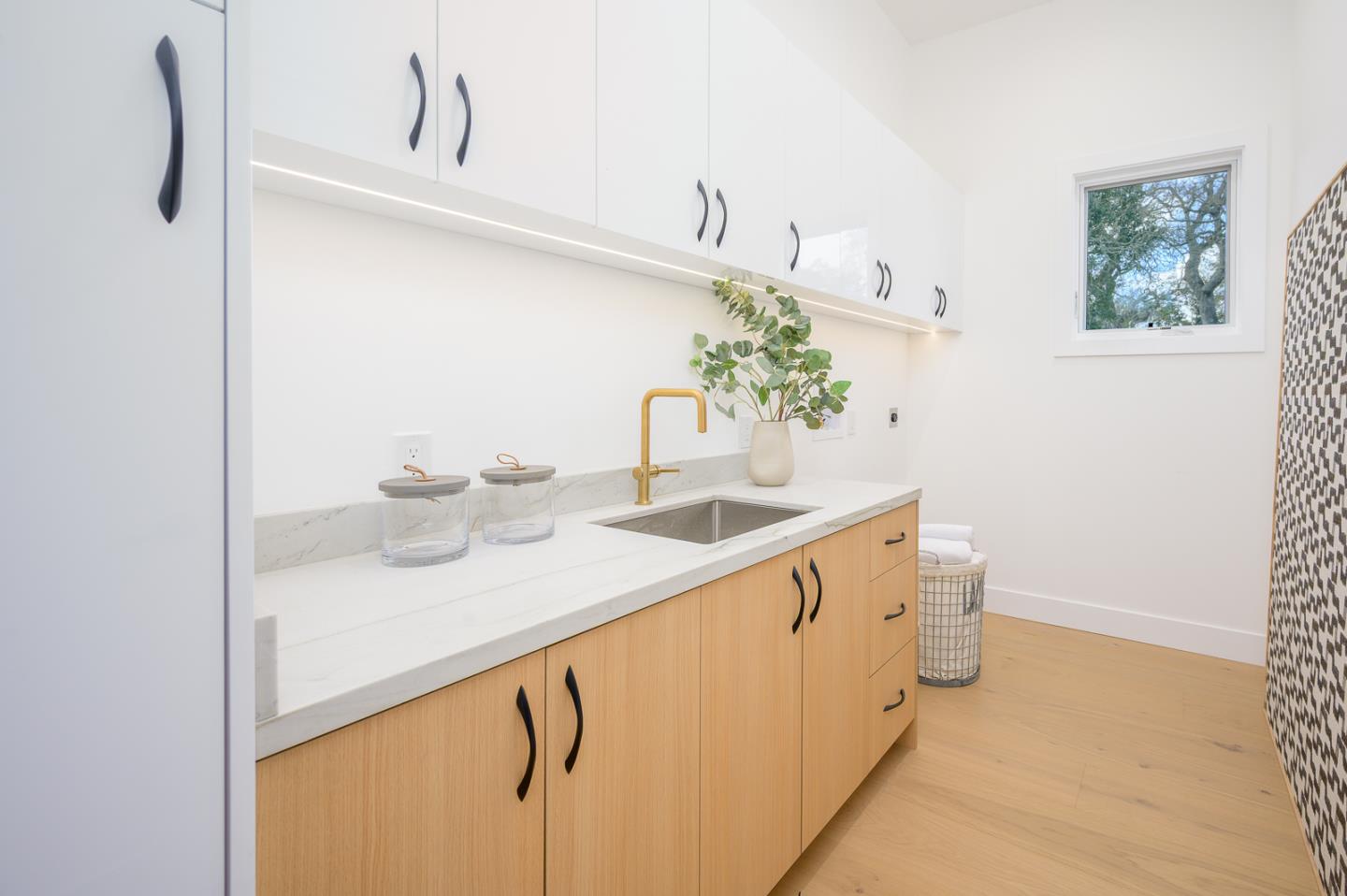 Detail Gallery Image 34 of 46 For 601 Joandra Ct, Los Altos,  CA 94024 - 5 Beds | 5/1 Baths