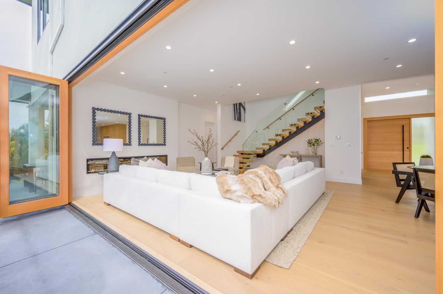 Detail Gallery Image 9 of 46 For 601 Joandra Ct, Los Altos,  CA 94024 - 5 Beds | 5/1 Baths