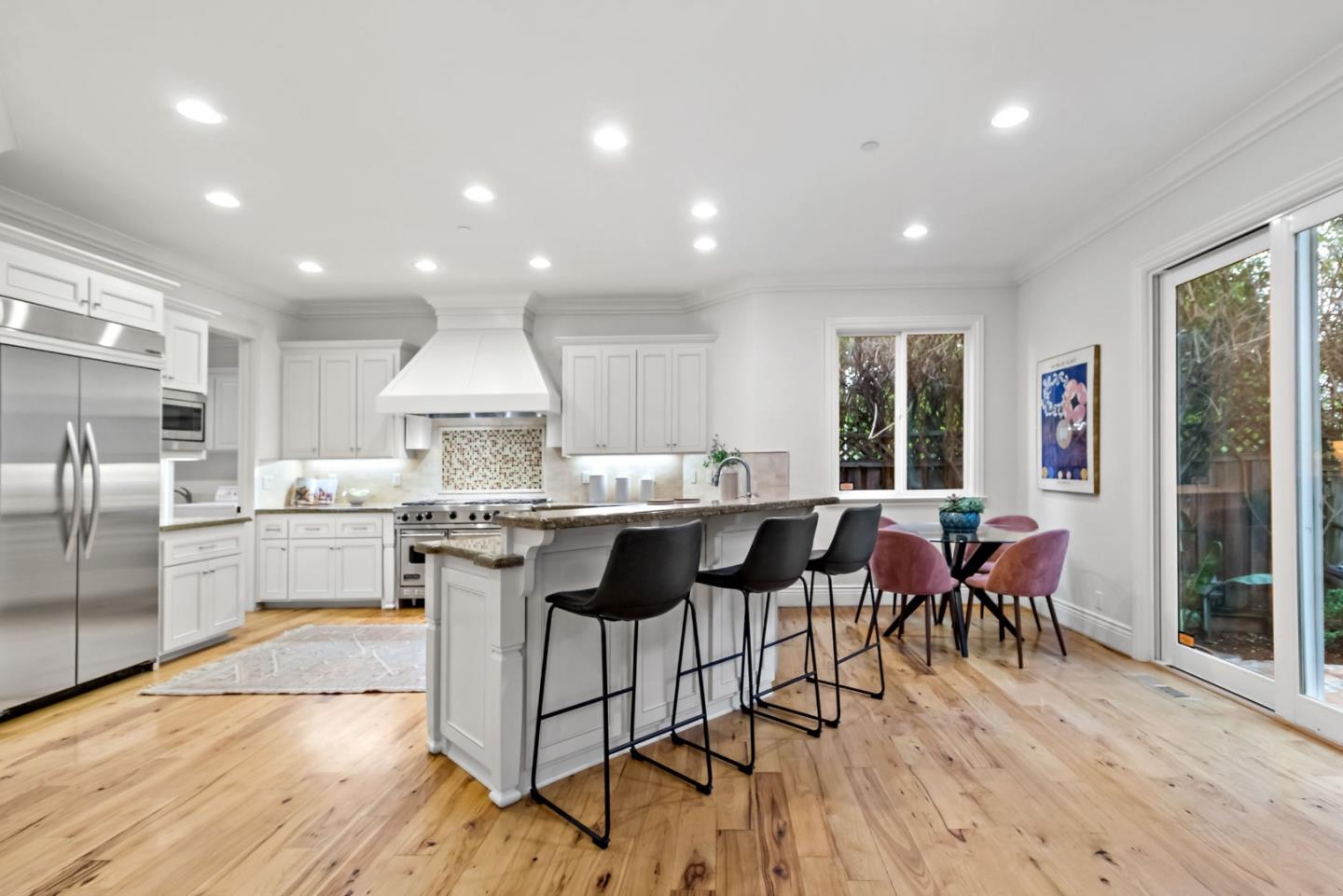 Detail Gallery Image 16 of 58 For 36 Gretel Ct, Redwood City,  CA 94061 - 4 Beds | 4/1 Baths