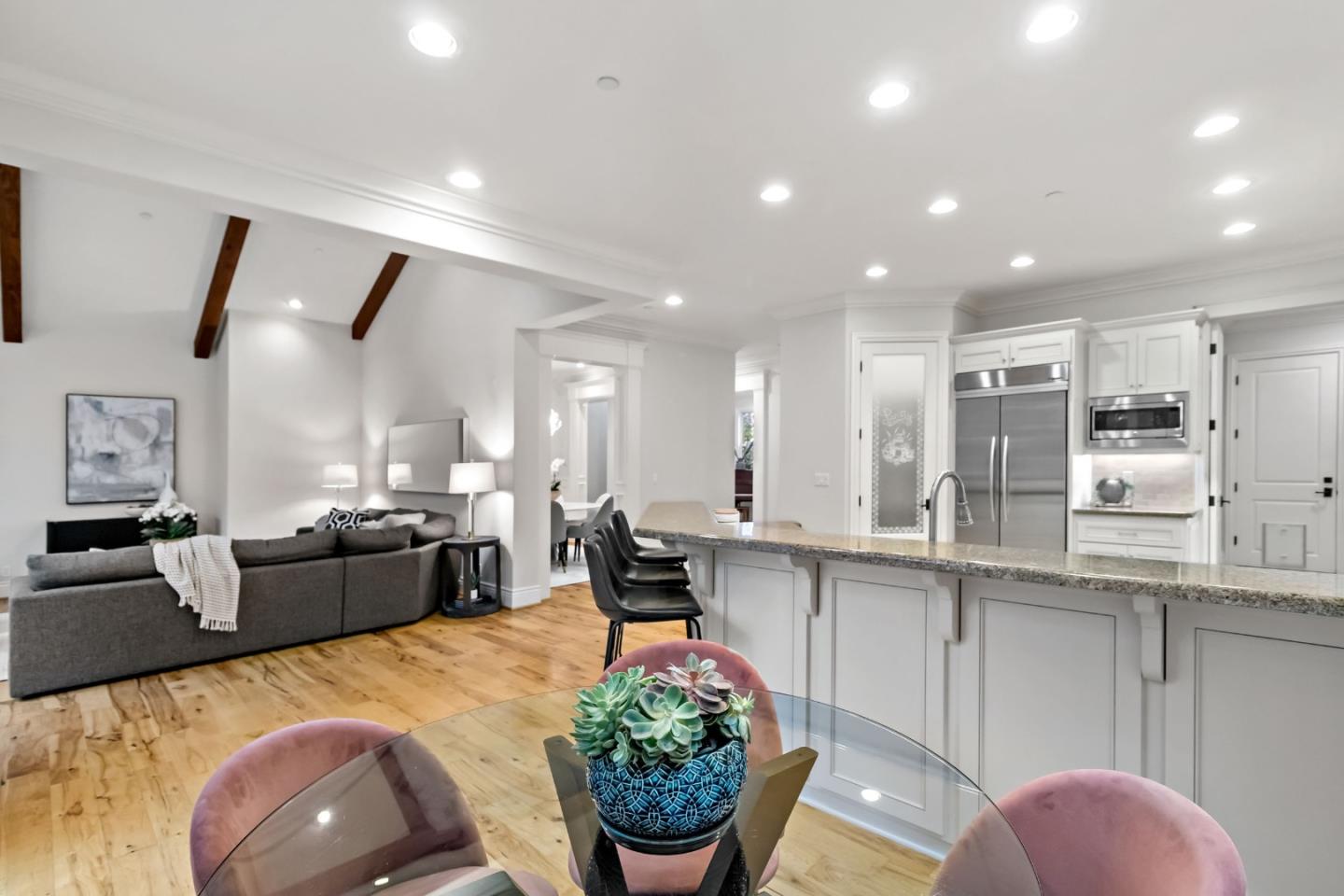 Detail Gallery Image 17 of 58 For 36 Gretel Ct, Redwood City,  CA 94061 - 4 Beds | 4/1 Baths