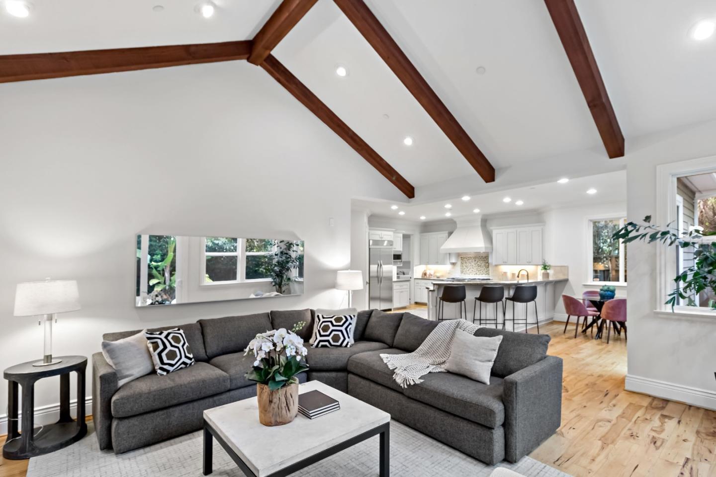 Detail Gallery Image 18 of 58 For 36 Gretel Ct, Redwood City,  CA 94061 - 4 Beds | 4/1 Baths