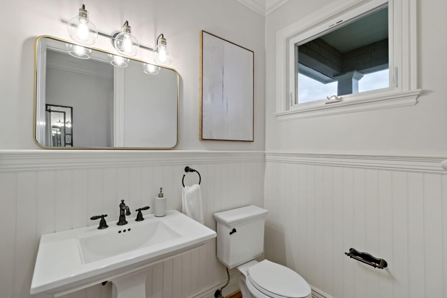 Detail Gallery Image 23 of 58 For 36 Gretel Ct, Redwood City,  CA 94061 - 4 Beds | 4/1 Baths