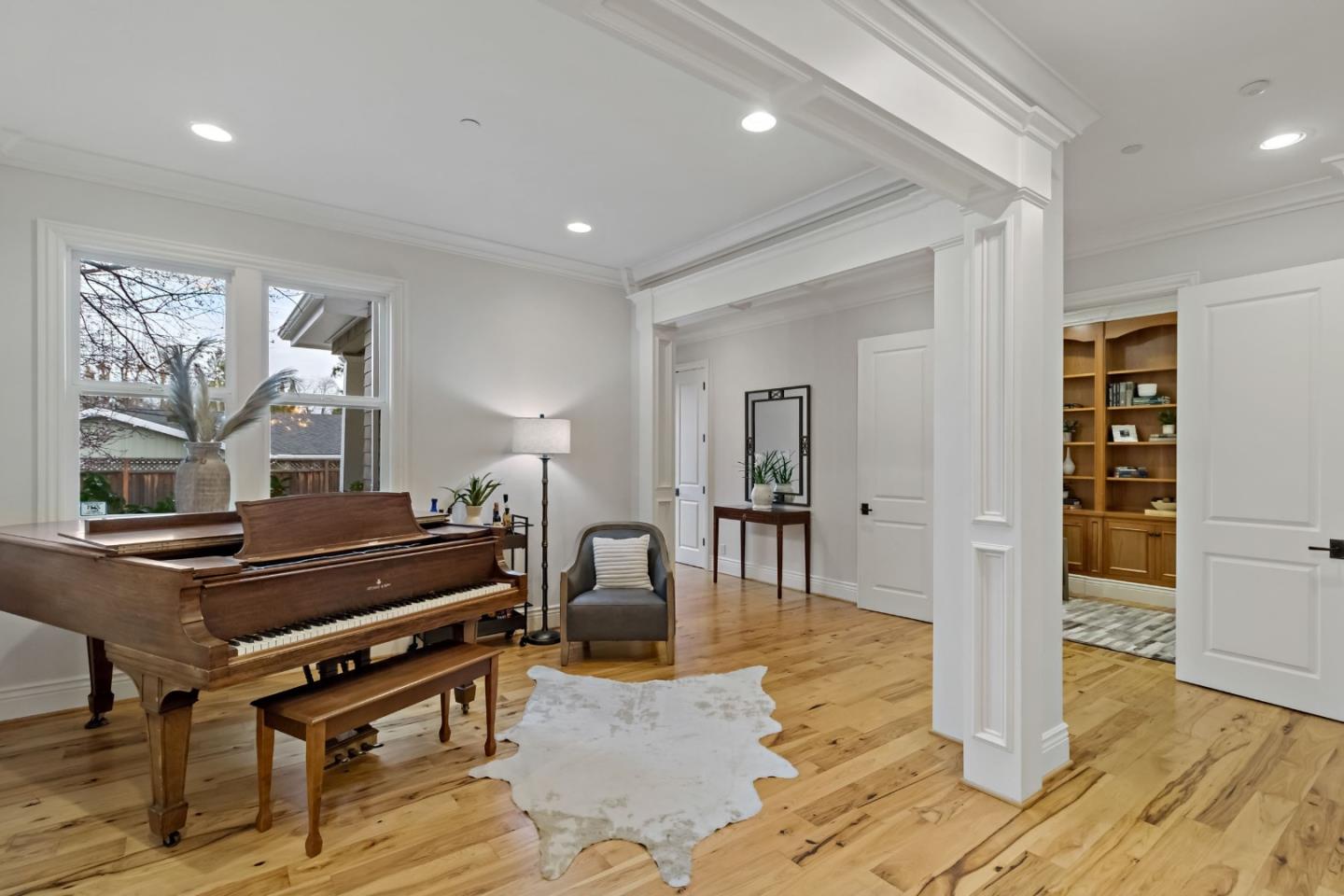 Detail Gallery Image 3 of 58 For 36 Gretel Ct, Redwood City,  CA 94061 - 4 Beds | 4/1 Baths