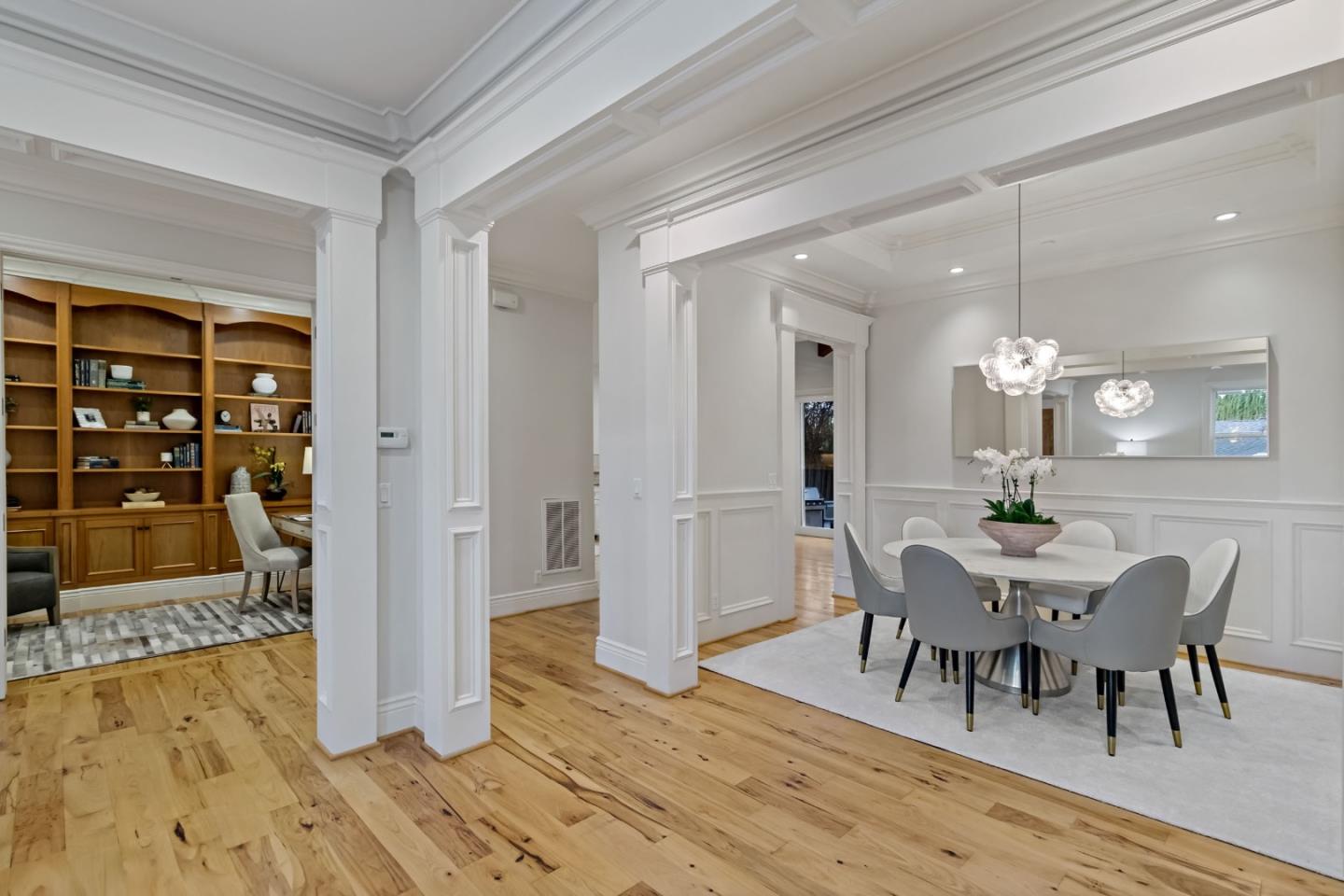 Detail Gallery Image 4 of 58 For 36 Gretel Ct, Redwood City,  CA 94061 - 4 Beds | 4/1 Baths