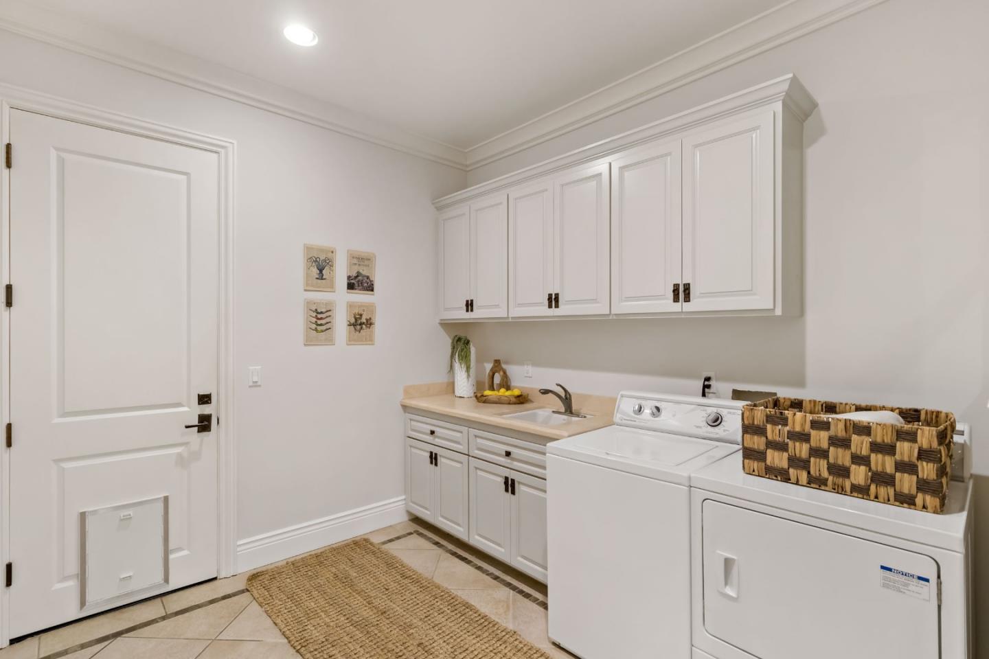 Detail Gallery Image 43 of 58 For 36 Gretel Ct, Redwood City,  CA 94061 - 4 Beds | 4/1 Baths