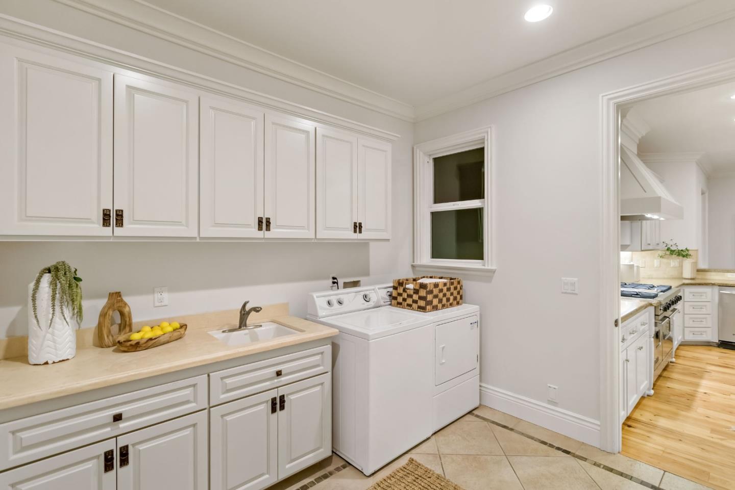 Detail Gallery Image 44 of 58 For 36 Gretel Ct, Redwood City,  CA 94061 - 4 Beds | 4/1 Baths