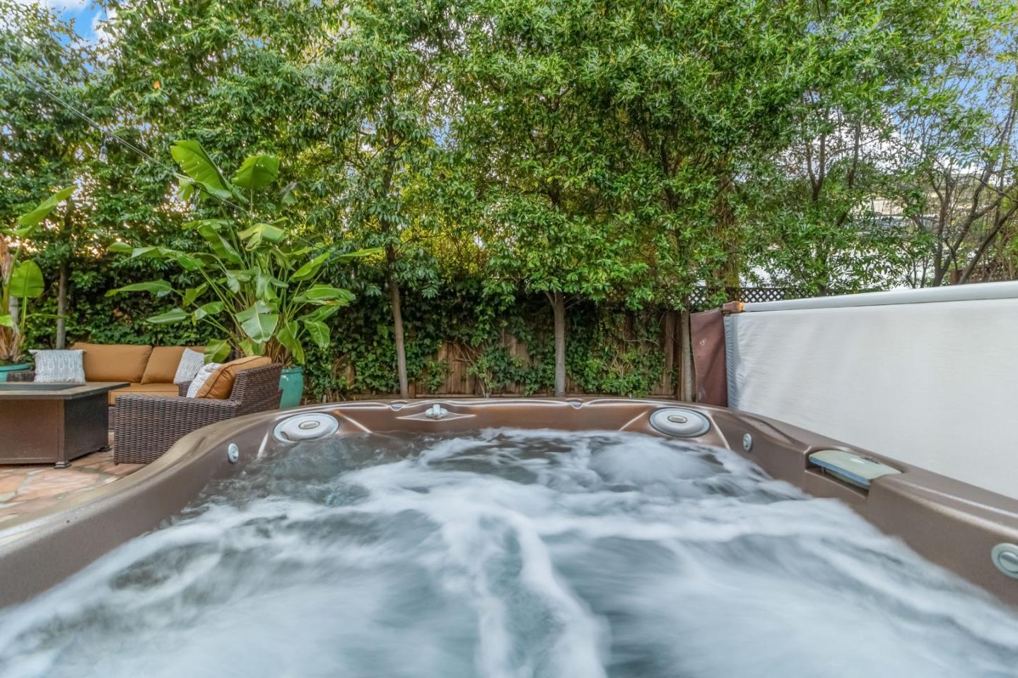 Detail Gallery Image 52 of 58 For 36 Gretel Ct, Redwood City,  CA 94061 - 4 Beds | 4/1 Baths