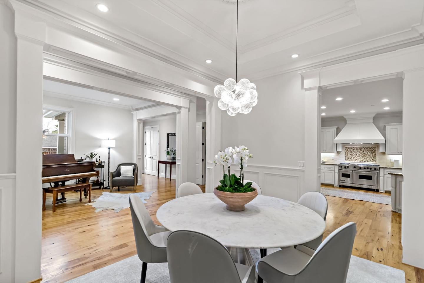 Detail Gallery Image 6 of 58 For 36 Gretel Ct, Redwood City,  CA 94061 - 4 Beds | 4/1 Baths