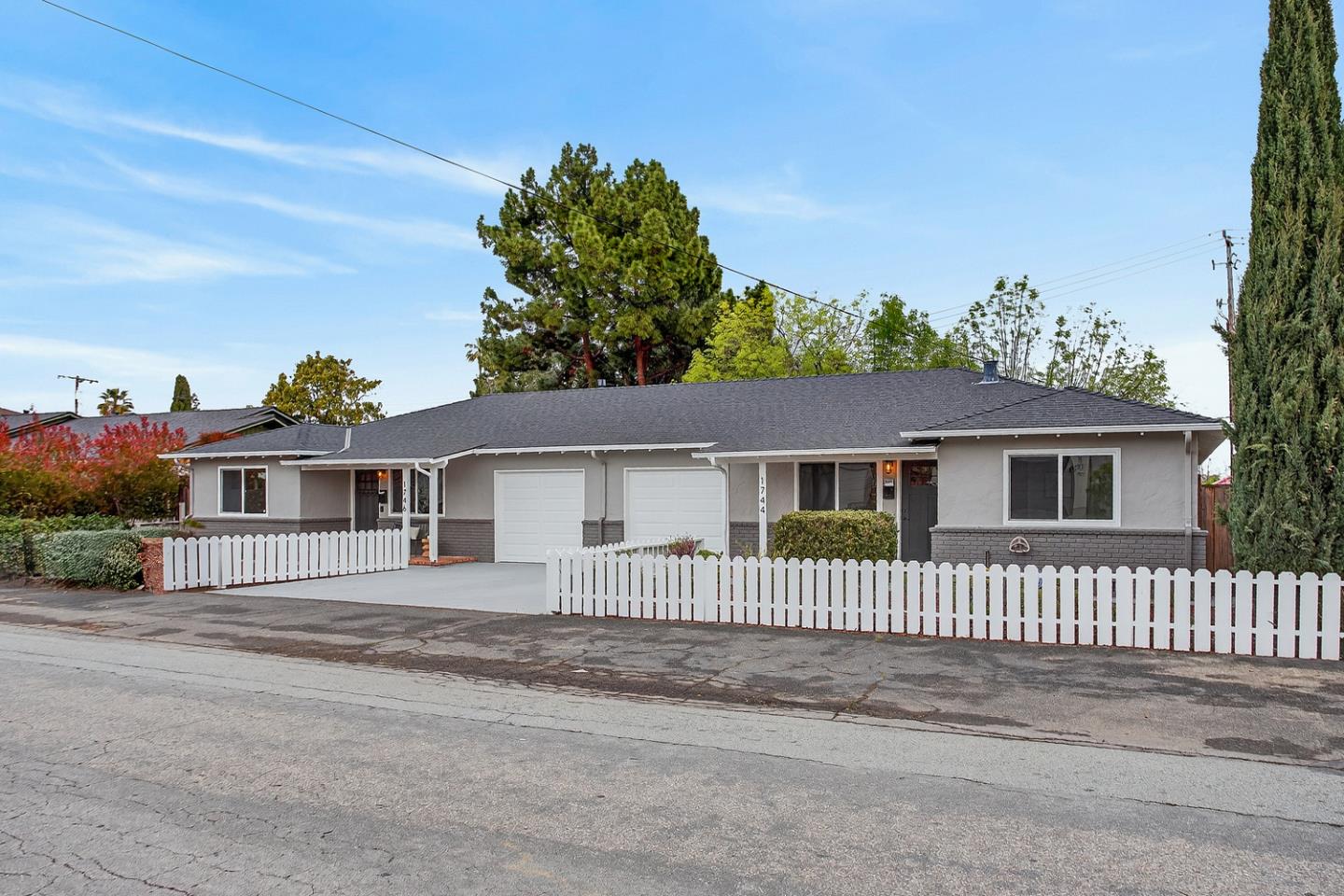 Detail Gallery Image 2 of 43 For 1744 Marich Way, Mountain View,  CA 94040 - – Beds | – Baths