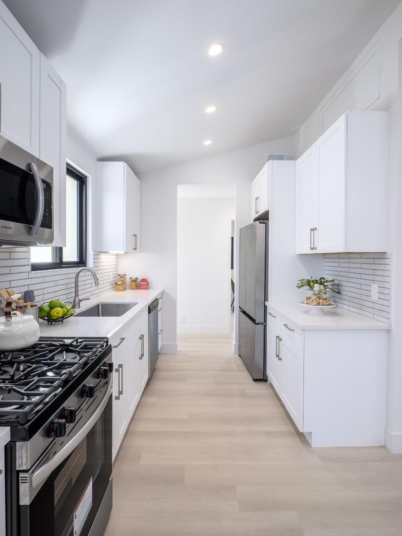 Detail Gallery Image 10 of 39 For 1371 Camellia Dr, East Palo Alto,  CA 94303 - 3 Beds | 2 Baths