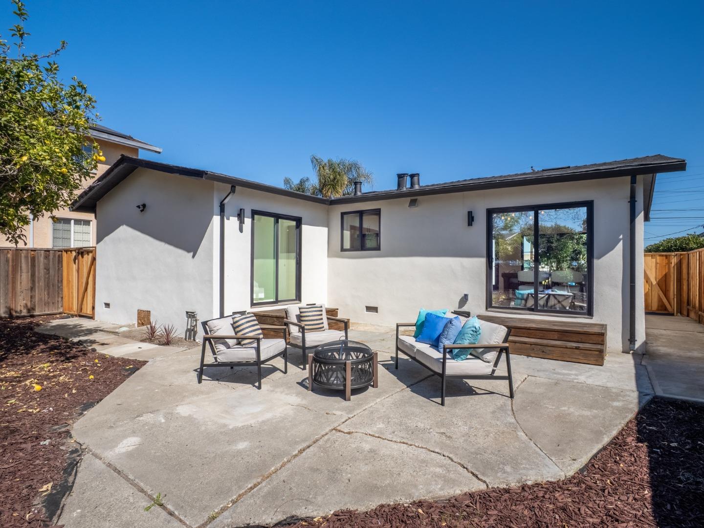 Detail Gallery Image 24 of 39 For 1371 Camellia Dr, East Palo Alto,  CA 94303 - 3 Beds | 2 Baths