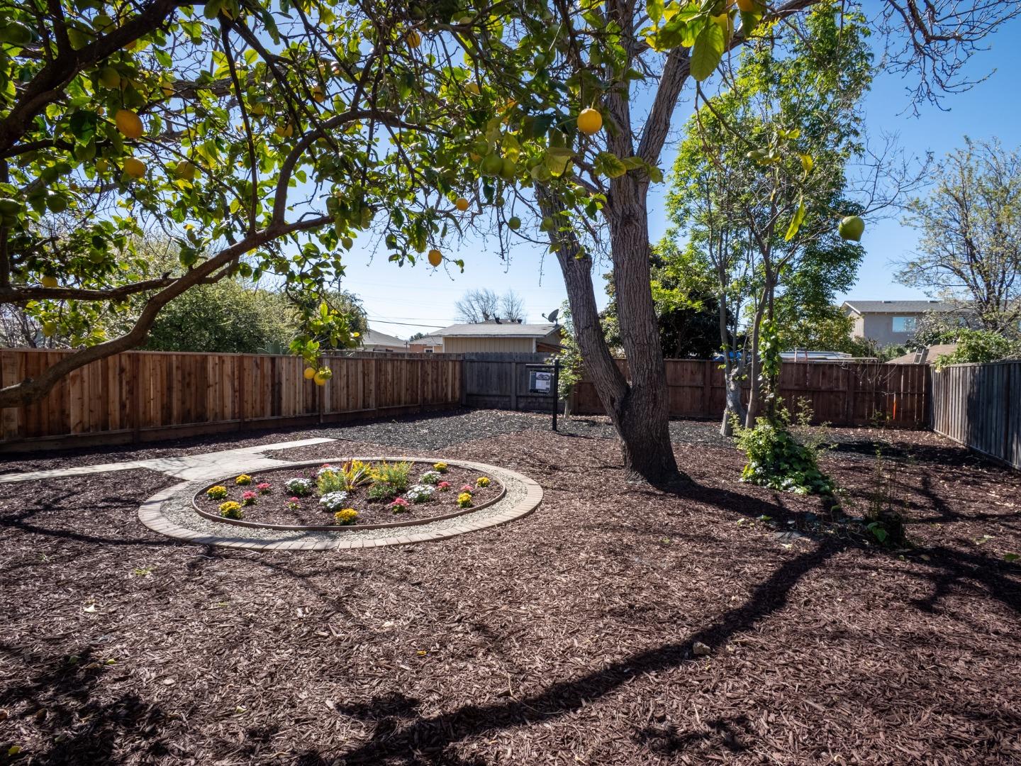 Detail Gallery Image 25 of 39 For 1371 Camellia Dr, East Palo Alto,  CA 94303 - 3 Beds | 2 Baths