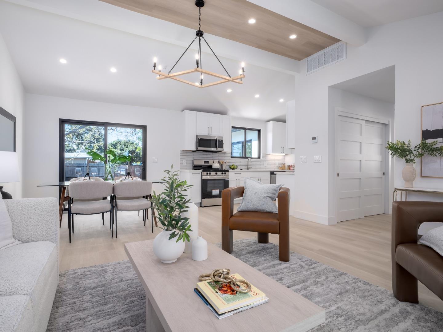 Detail Gallery Image 6 of 39 For 1371 Camellia Dr, East Palo Alto,  CA 94303 - 3 Beds | 2 Baths