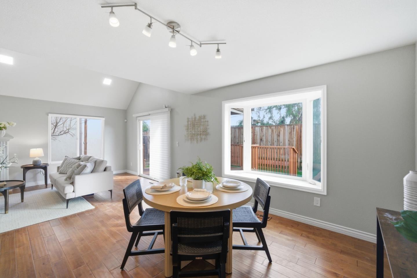 Detail Gallery Image 11 of 39 For 472 Glenmoor Cir, Milpitas,  CA 95035 - 3 Beds | 2/1 Baths