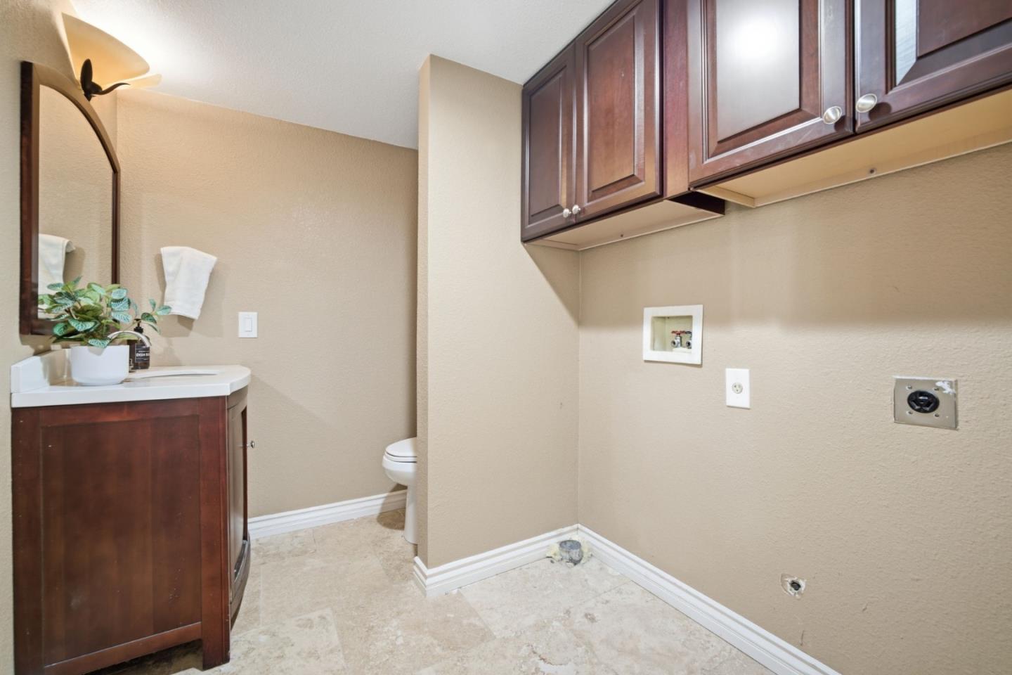 Detail Gallery Image 18 of 39 For 472 Glenmoor Cir, Milpitas,  CA 95035 - 3 Beds | 2/1 Baths