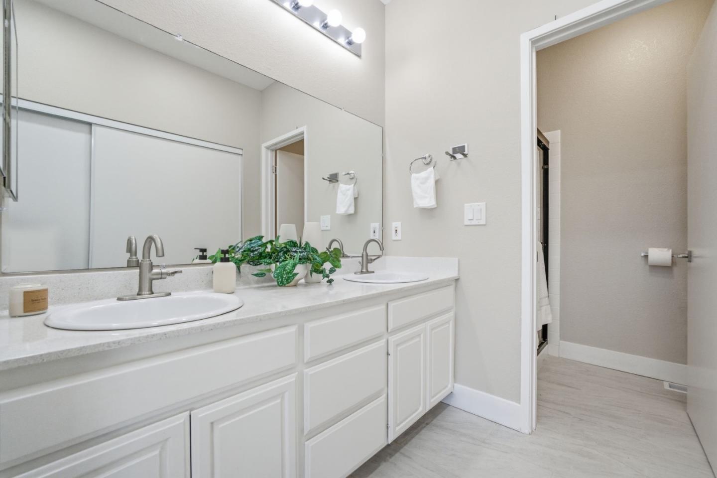 Detail Gallery Image 23 of 39 For 472 Glenmoor Cir, Milpitas,  CA 95035 - 3 Beds | 2/1 Baths