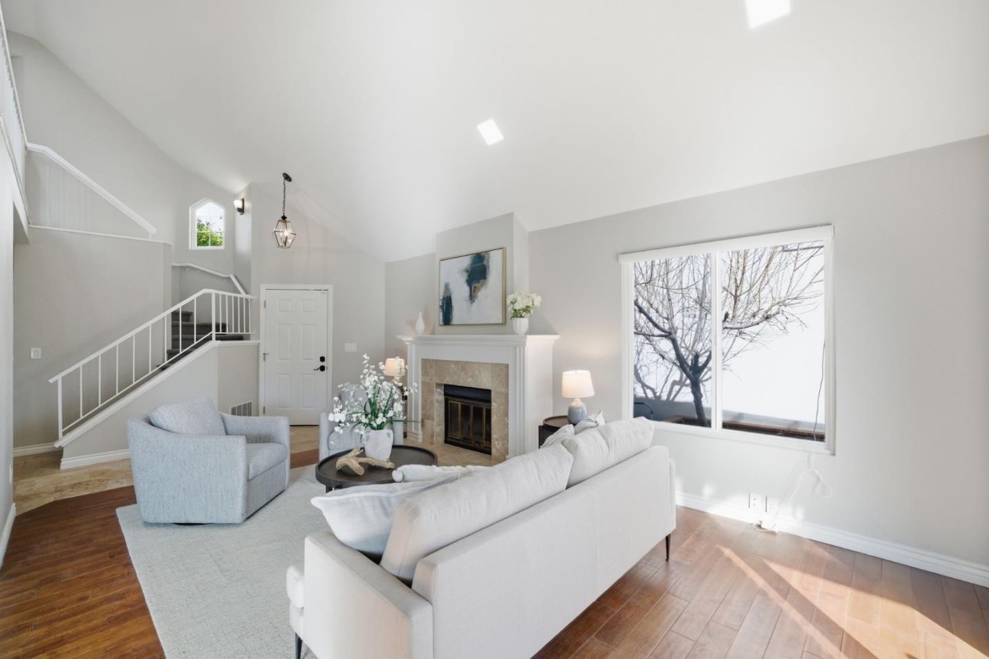 Detail Gallery Image 6 of 39 For 472 Glenmoor Cir, Milpitas,  CA 95035 - 3 Beds | 2/1 Baths