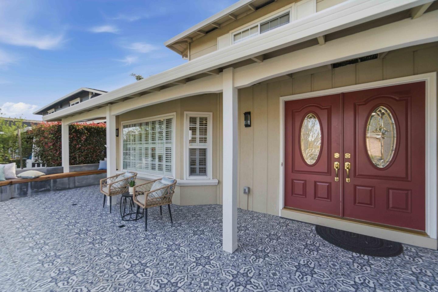 Detail Gallery Image 2 of 45 For 1844 Frobisher Way, San Jose,  CA 95124 - 5 Beds | 2/1 Baths