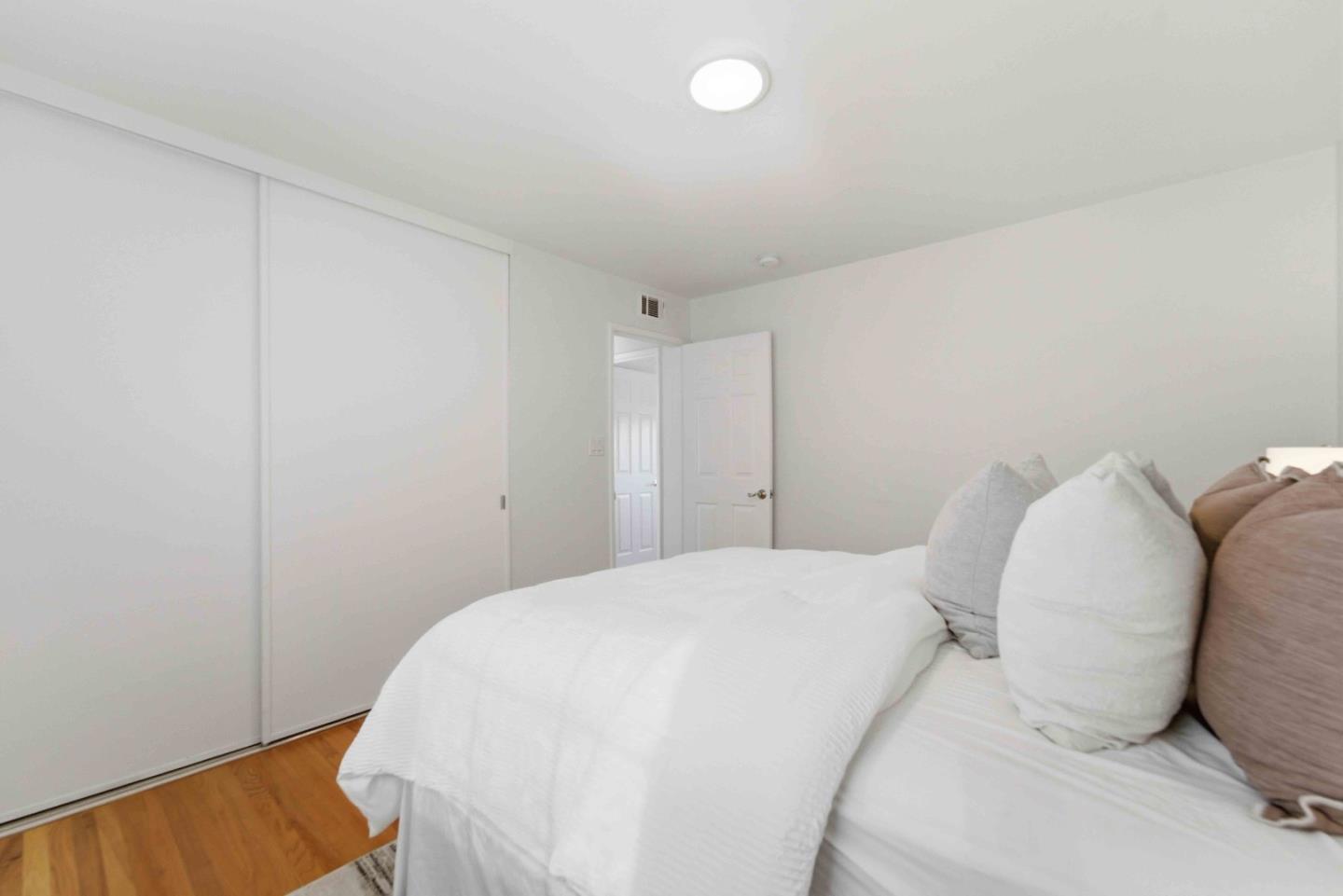 Detail Gallery Image 27 of 45 For 1844 Frobisher Way, San Jose,  CA 95124 - 5 Beds | 2/1 Baths