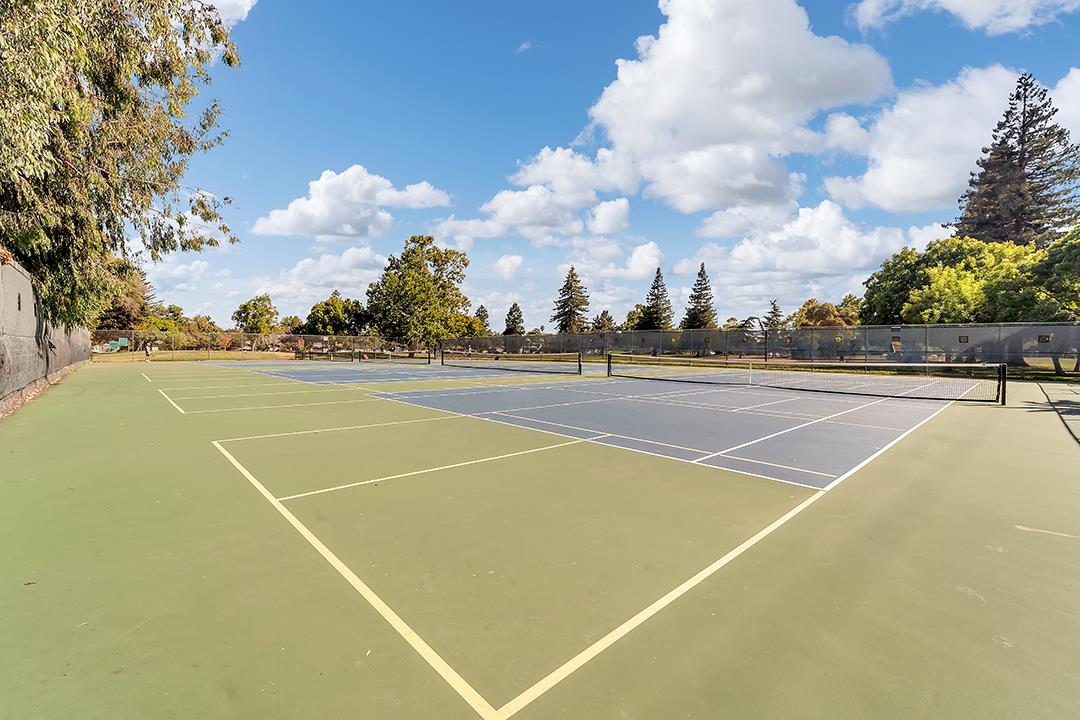 Detail Gallery Image 40 of 45 For 1844 Frobisher Way, San Jose,  CA 95124 - 5 Beds | 2/1 Baths