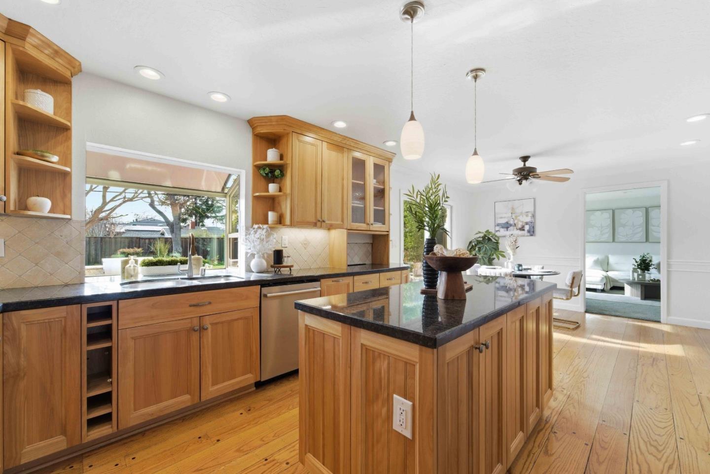 Detail Gallery Image 5 of 45 For 1844 Frobisher Way, San Jose,  CA 95124 - 5 Beds | 2/1 Baths