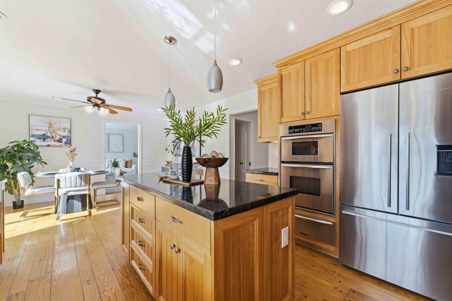 Detail Gallery Image 6 of 45 For 1844 Frobisher Way, San Jose,  CA 95124 - 5 Beds | 2/1 Baths