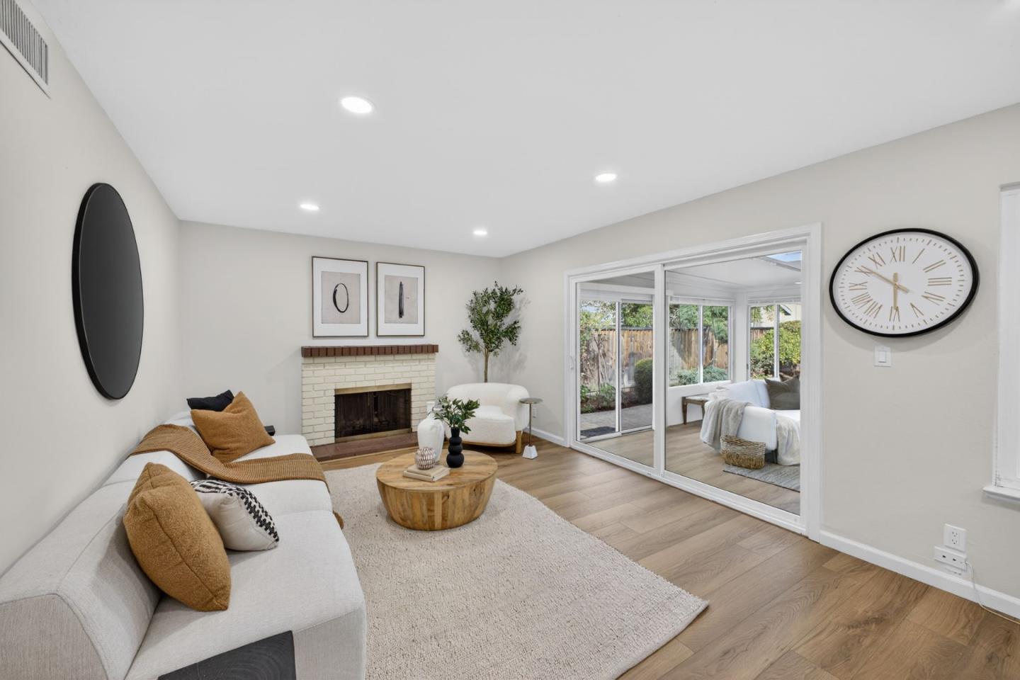 Detail Gallery Image 17 of 45 For 2733 Winfield Dr, Mountain View,  CA 94040 - 4 Beds | 2 Baths