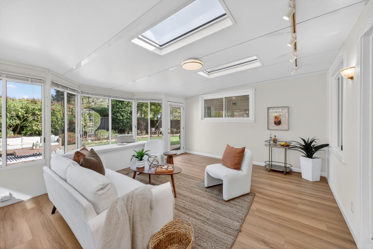 Detail Gallery Image 19 of 45 For 2733 Winfield Dr, Mountain View,  CA 94040 - 4 Beds | 2 Baths